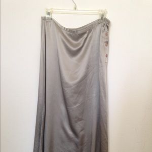 Size 8 silk maxi skirt button close