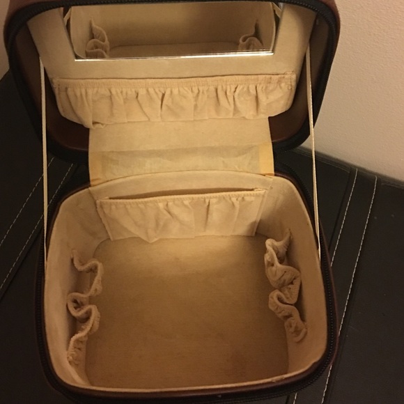 Makeup/Jewelry Case - Picture 2 of 4