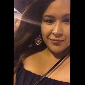 Meet your Posher, Stacy