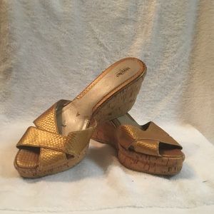 Size 10 gold cork