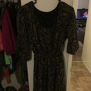Mid sleeve knee high dress