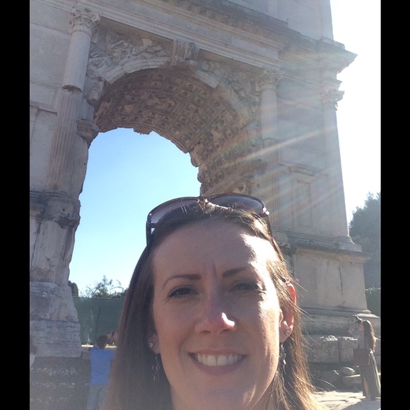 Meet your Posher, Crystal - Picture 2 of 4