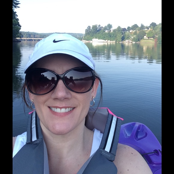 Meet your Posher, Crystal - Picture 4 of 4