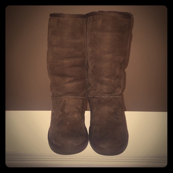 UGG Shoes - Dark brown UGG boots