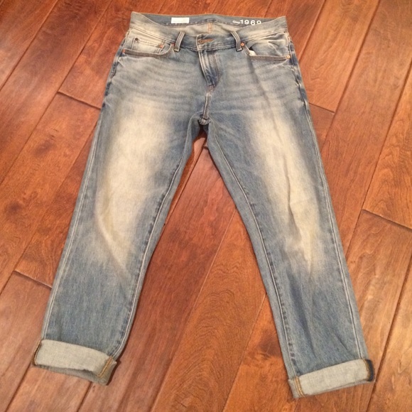 Gap boyfriend jeans, light wash