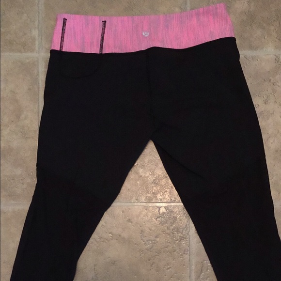 Lululemon wunder under with mesh back. Size 8! - Picture 3 of 3