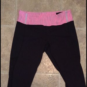 Lululemon wunder under with mesh back. Size 8!