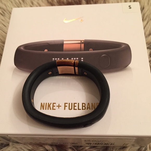 Nike Fuelband in rose gold (size S)