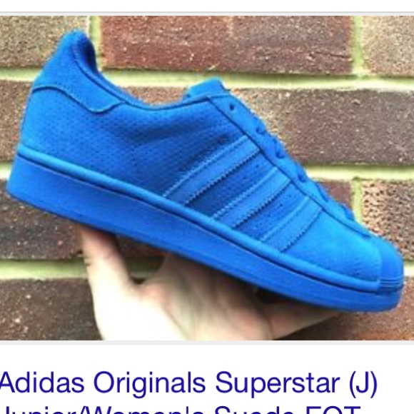 NEVER BEEN WORN ADIDAS SUPERSTARS