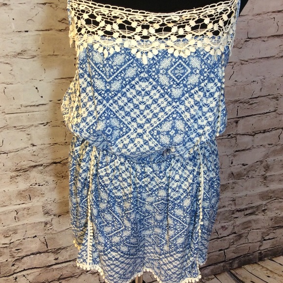 ROMPER WITH LACE DETAIL SOLD - Picture 3 of 4