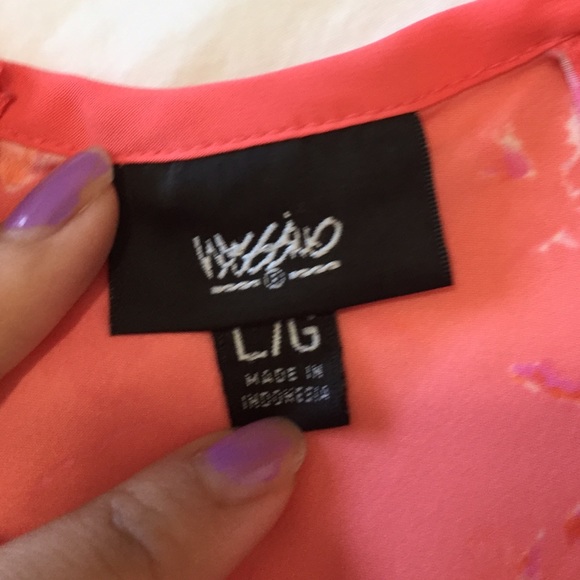 Pretty Floral Dress - Picture 4 of 4