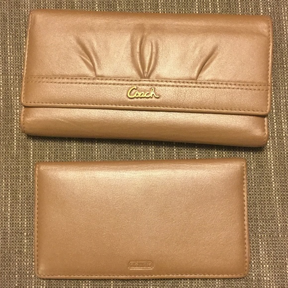 **SOLD in Bundle** Coach Wallet