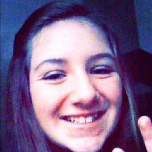 Meet your Posher, Chloe