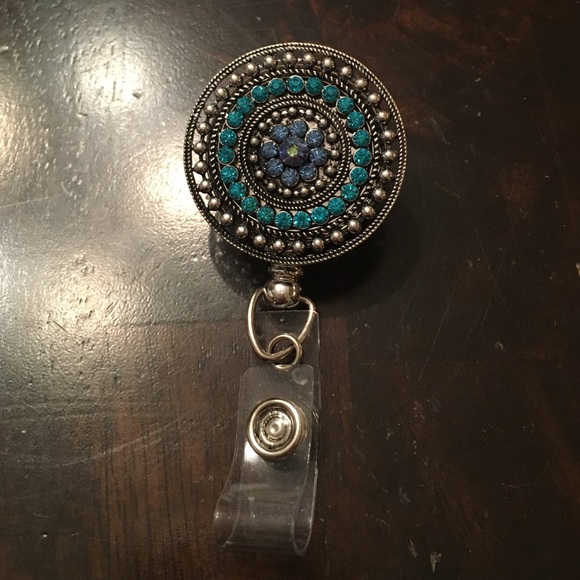 Retractable badge