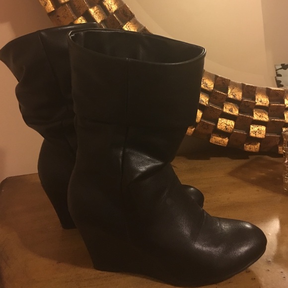 Black leather boots - Picture 3 of 4