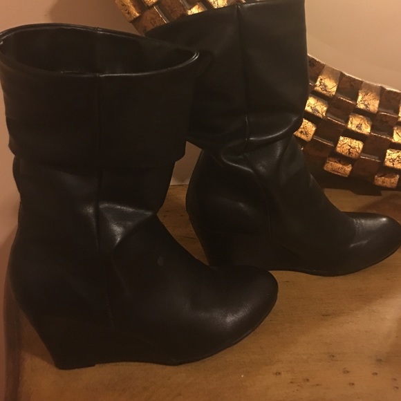 Black leather boots - Picture 4 of 4