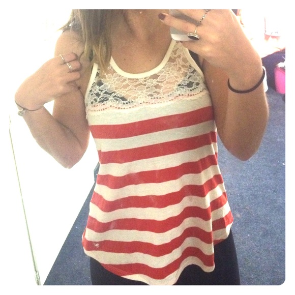 LACE EMBELLISHED TANK 🌸