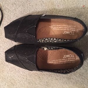 Black sequin toms