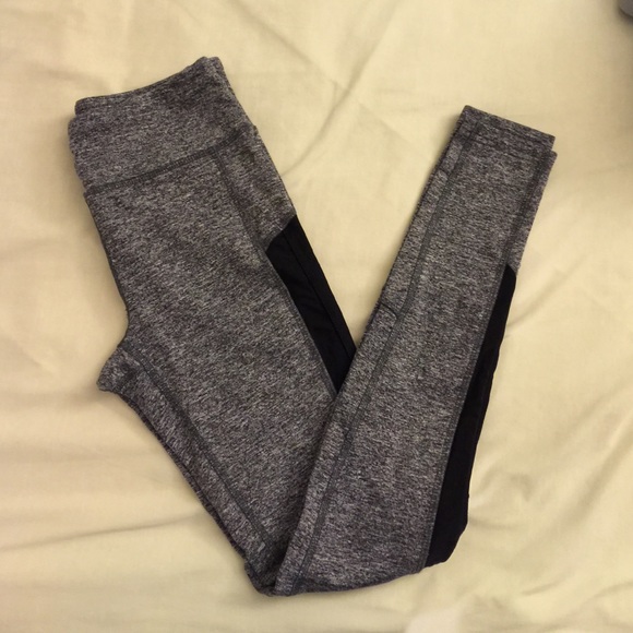Partial side mesh long workout leggings