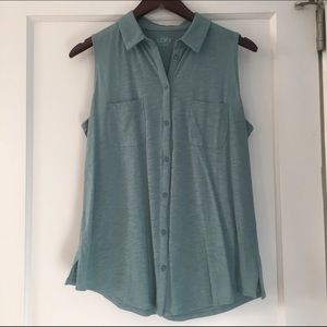 Loft sleeveless button-up