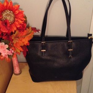 Black tote