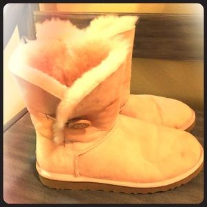 Super cute pink Uggs