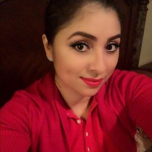 Meet your Posher, Elvia