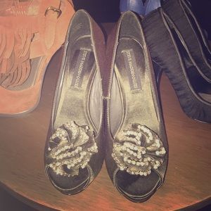 Steve Madden Luxe dark green satin size 6