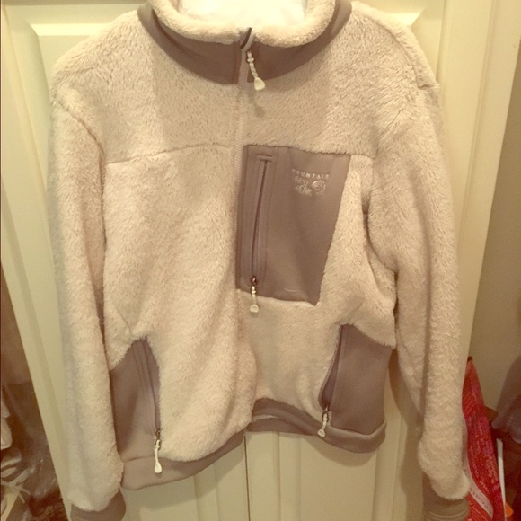 Mountain hardware jacket!