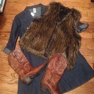 Faux Fur Vest Size Large