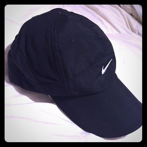 Black Nike hat