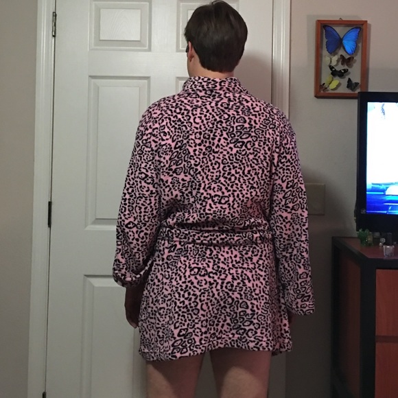 Cheetah print plush robe from ULTA - Picture 2 of 4
