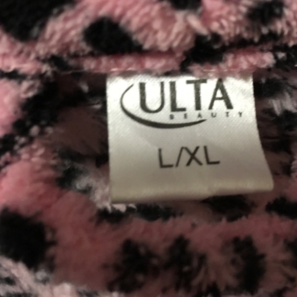 Cheetah print plush robe from ULTA - Picture 4 of 4
