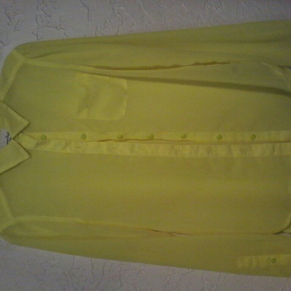 Button down top - Picture 2 of 4