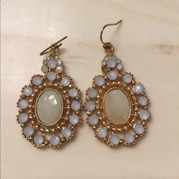 White flower earrings plus stud earrings