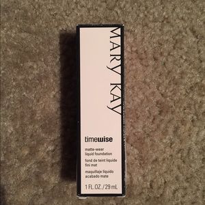 Matte-Wear Liquid Foundation - Beige 5