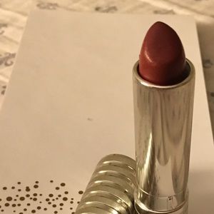 Clinique Lipstick in Berry Freeze