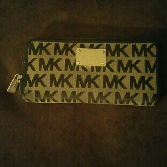 Michael Kors wallet