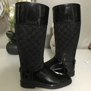 WOMEN'S GUCCI G LOGO BLACK RUBBER RAIN BOOTS
