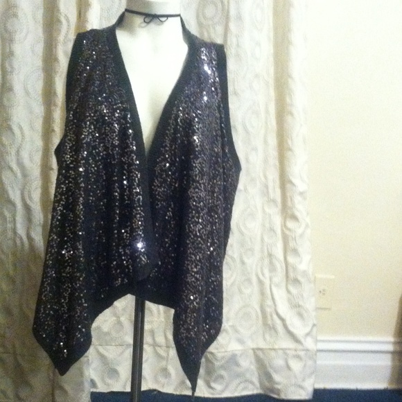 Abercrombie & Fitch grey asymmetrical sequin vest - Picture 1 of 4
