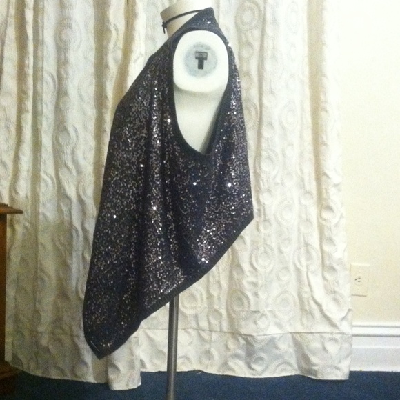 Abercrombie & Fitch grey asymmetrical sequin vest - Picture 2 of 4