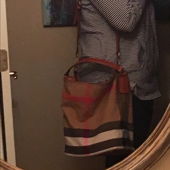 Beautiful Plaid Brit Bucket Handbag (Sold) - Picture 4 of 4