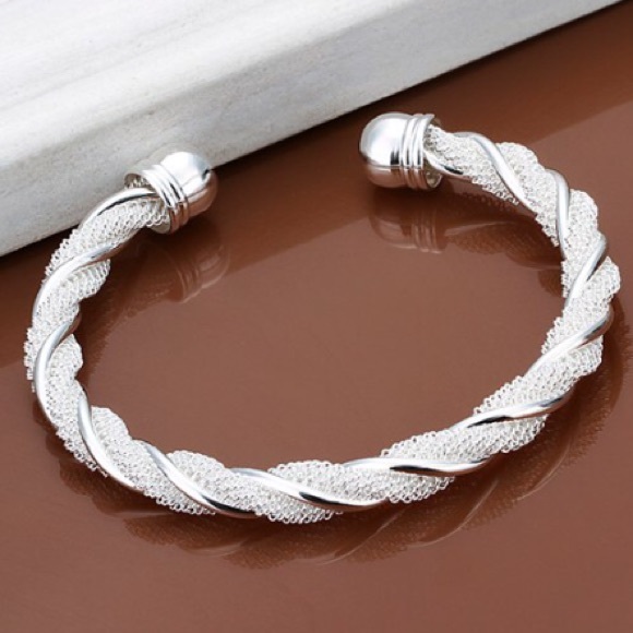 Twist style cuff bangle bracelet
