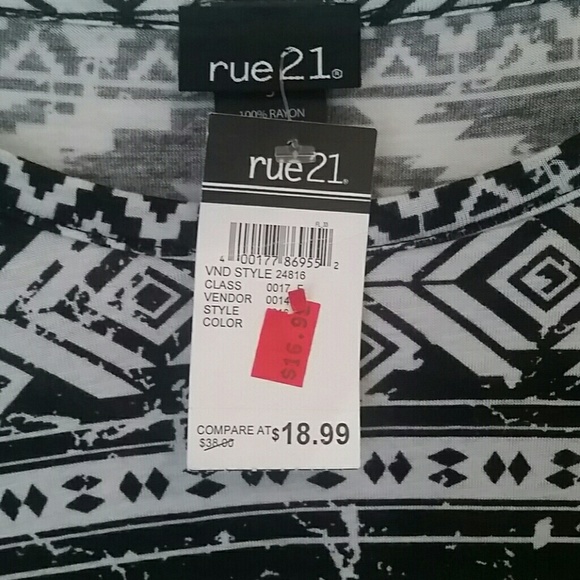 Aztec Fringe Crop Top - Picture 3 of 3