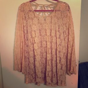 Lace boutique top!