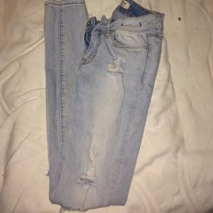 Bullhead distressed jeans