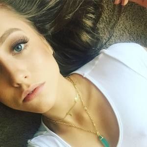 Meet your Posher, Leandra