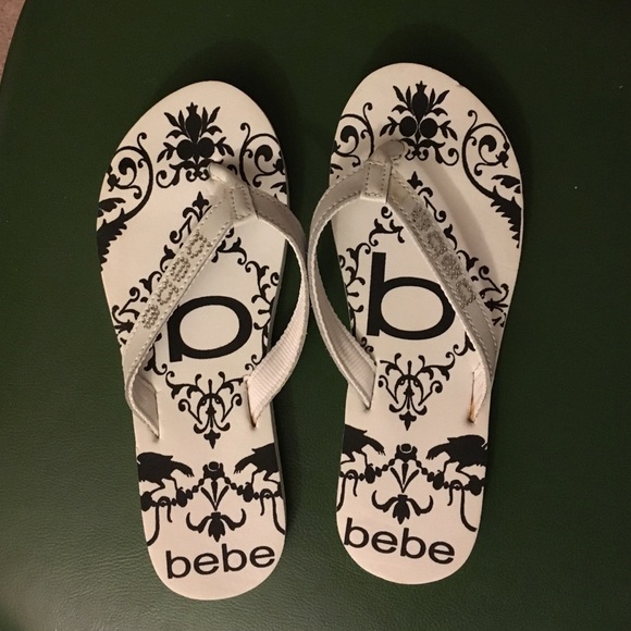 Bebe white flip flop