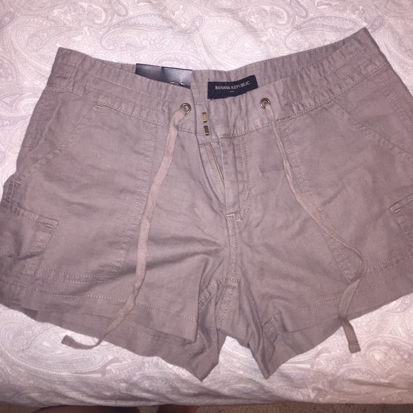BRAND NEW Khaki Shorts