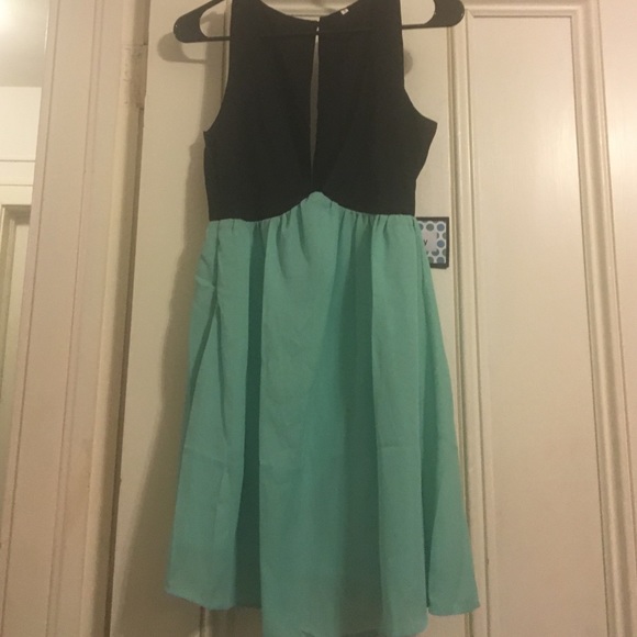 Deep V black and blue dress - Picture 1 of 3